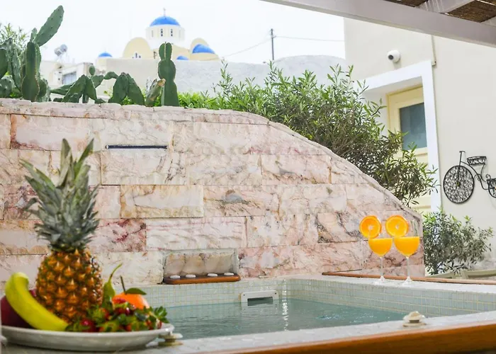 Spacious Santorini 2 Bedrooms Filos Private Jacuzzi Тира