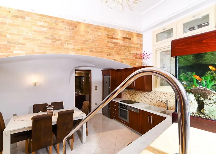 Spacious Santorini 2 Bedrooms Filos Private Jacuzzi * Тира