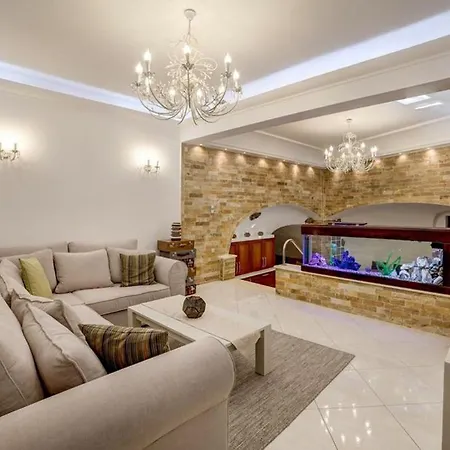 Spacious Santorini 2 Bedrooms Filos Private Jacuzzi Close To Amenities Villa Fira (Santorini)