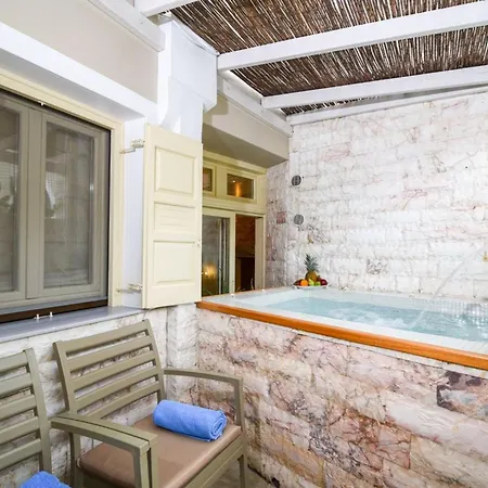 Spacious Santorini 2 Bedrooms Filos Private Jacuzzi Villa Fira (Santorini)